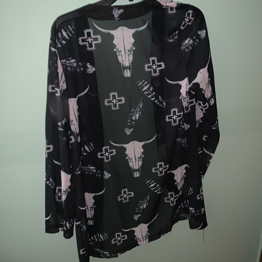 Cow skull with cross duster